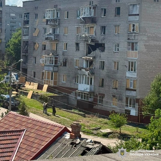 Новини Харкова: поліція показала фото наслідків ударів